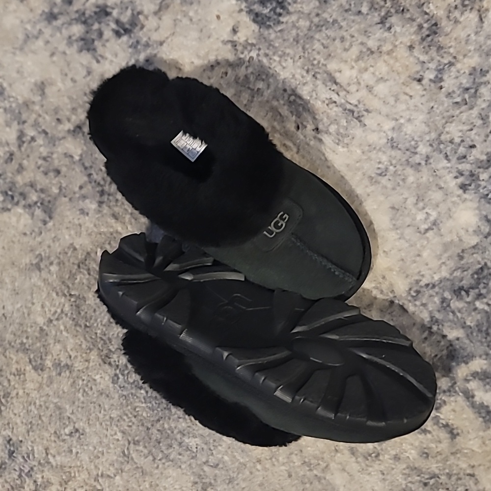 Fun Classic Ugg Slippers - image 4